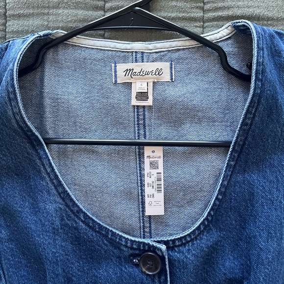 *NWT* Madewell Denim Vest
💙make an offer💙 - Picture 5 of 8